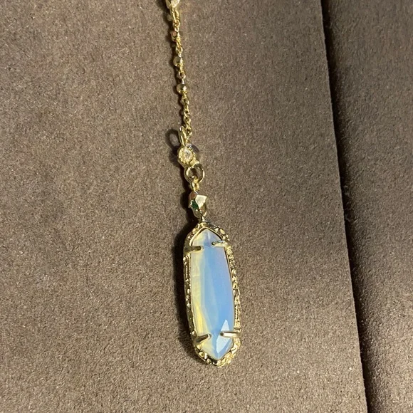 Kendra Scott Elegant Gold Necklace with Opal Accents - Picture 4 of 5